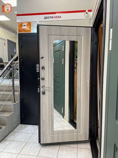 Входная дверь  