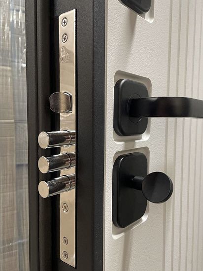 Входная дверь  